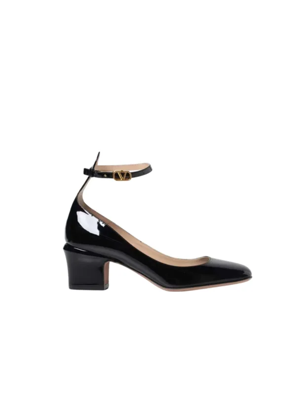 Black Pumps with Logo