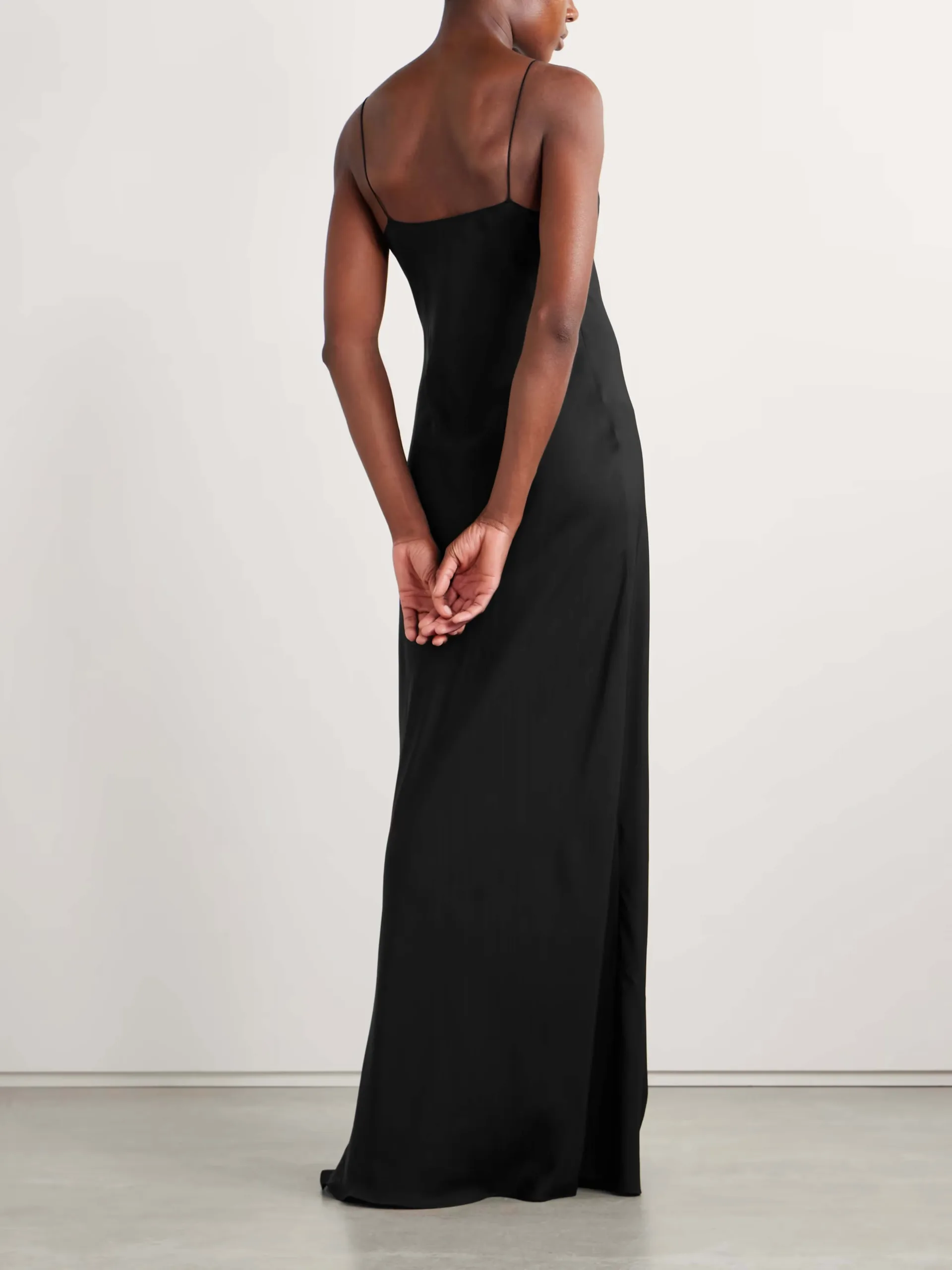 Kollan Silk Gown - Image 3